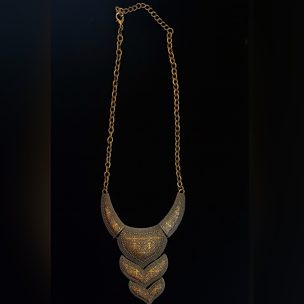 Elegant Gold Necklace